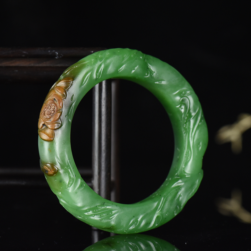 53.5mm山料和田碧玉荷韵手镯