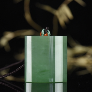 山料和田碧玉无事牌吊坠