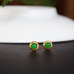 18k冰种阳绿翡翠耳钉