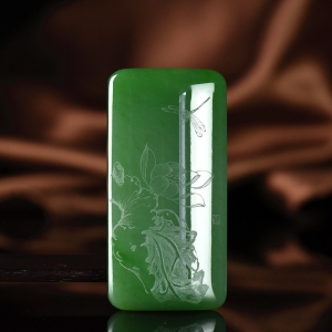 山料和田碧玉荷韵吊坠