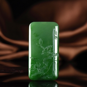 山料和田碧玉清趣吊坠