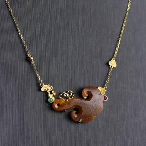 18K籽料和田玉黄沁如意锁骨链