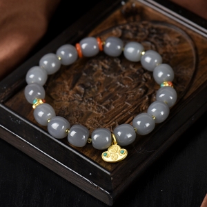 山料和田烟青玉老形珠单圈手串