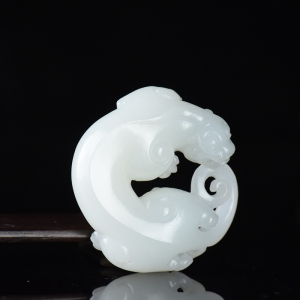 山流水料和田羊脂白玉螭龙吊坠