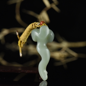 山料和田且末蓝如意吊坠