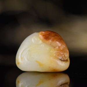 籽料和田玉扭转乾坤吊坠