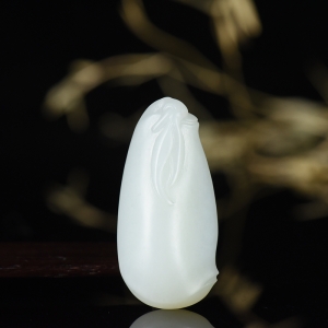 山料和田白玉节节高吊坠