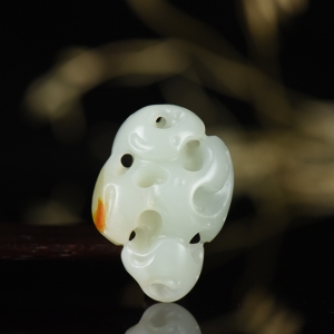 籽料和田白玉石来运转吊坠