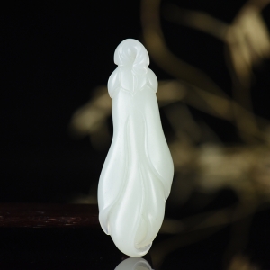 籽料和田白玉玉兰花吊坠