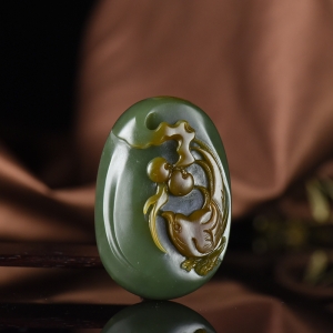 籽料和田青玉事事有喜吊坠