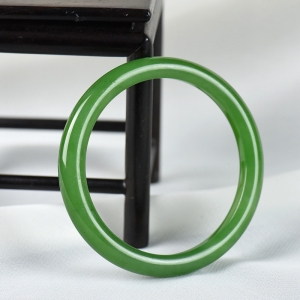 53.5mm山料和田碧玉手镯