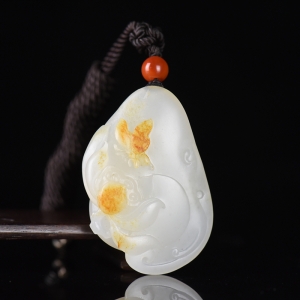 籽料和田白玉蝶恋花吊坠