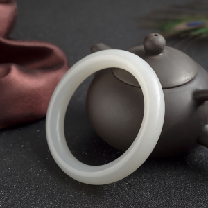 57mm山料和田烟青玉圆镯