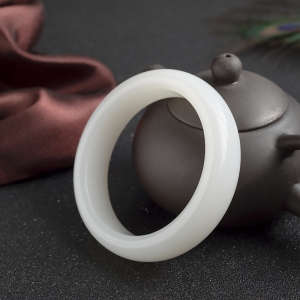 59mm山料和田白玉平安镯