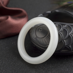 55.5mm山料和田白玉平安镯