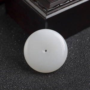 山料和田白玉平安扣吊坠