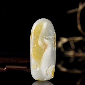 籽料和田白玉荷趣手把件