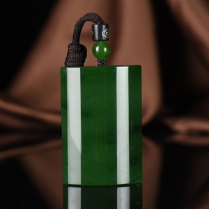 山料和田碧玉无事牌吊坠