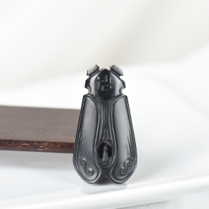 籽料和田黑青玉一鸣惊人吊坠