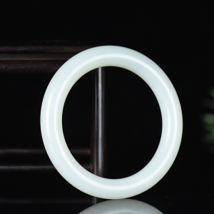 58mm籽料和田白玉圆镯