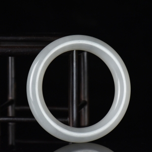 57.5mm山料和田烟青玉圆镯