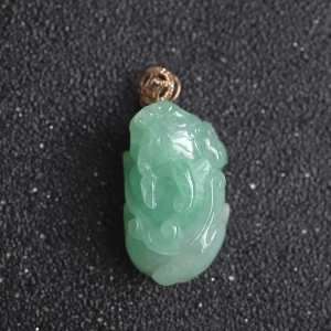 18K糯种浅绿翡翠貔貅吊坠