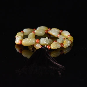 籽料和田白玉十八罗汉手持