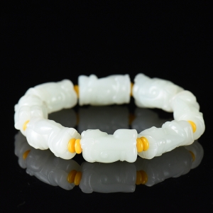 籽料和田白玉遇贵人吊坠