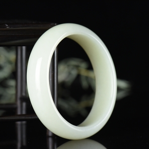 61mm山料和田白玉手镯