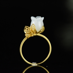 18K籽料和田白玉铃兰戒指