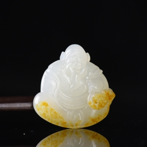 籽料和田白玉财神吊坠