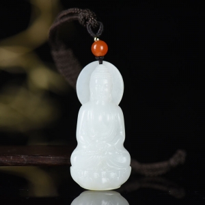 籽料和田白玉大日如来吊坠