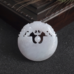 糯种翡翠仿古龙吊坠