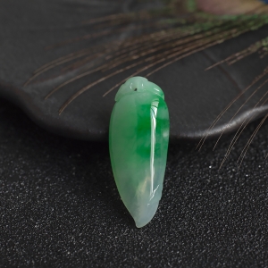 糯冰种飘翠翡翠福瓜吊坠