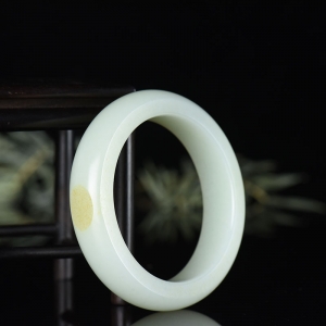 57.5mm籽料和田白玉手镯