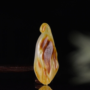 籽料和田白玉玉兰花吊坠