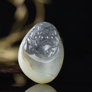 籽料和田玉青花钟馗吊坠