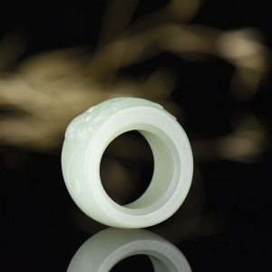 山料和田白玉虎面扳指