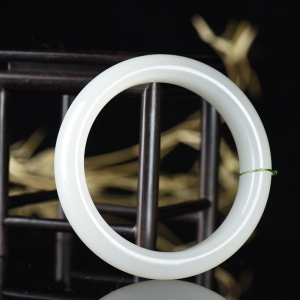 60.5mm山料和田羊脂白玉手镯