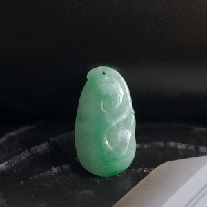 糯冰种飘翠翡翠如意吊坠