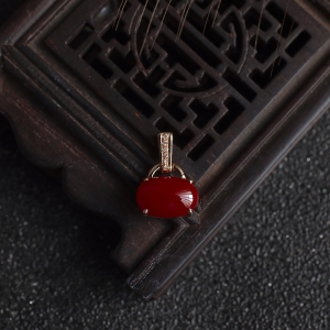 18K阿卡牛血红珊瑚吊坠