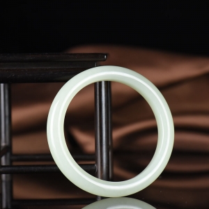 56.5mm山料和田白玉手镯