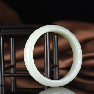 61mm山料和田白玉手镯