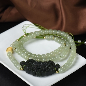 山料和田青玉守护项链