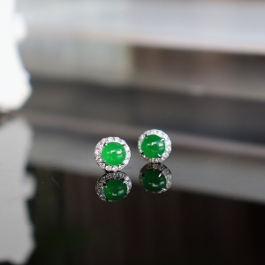 18k冰种翠绿翡翠耳钉
