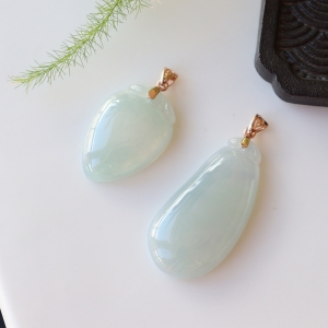 18k糯冰种翡翠福瓜吊坠（单件）