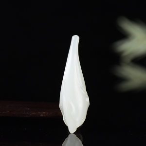 籽料和田白玉玉兰花吊坠