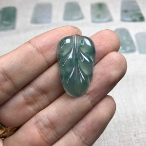 冰种飘花翡翠金枝玉叶吊坠
