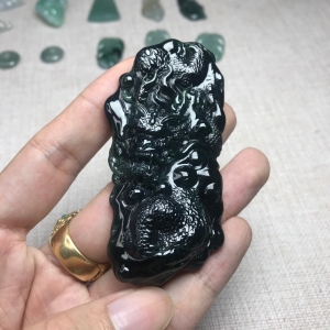 糯种墨翠翡翠辰龙吊坠