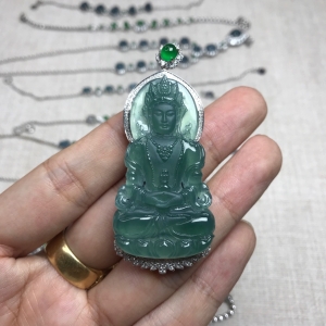 18K冰种蓝水色翡翠度母吊坠